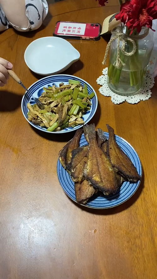 主食不主食的无所谓其实,光吃菜也行