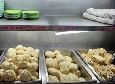 实拍清华大学的食堂,这样的价格什么水平,你觉得合理吗?